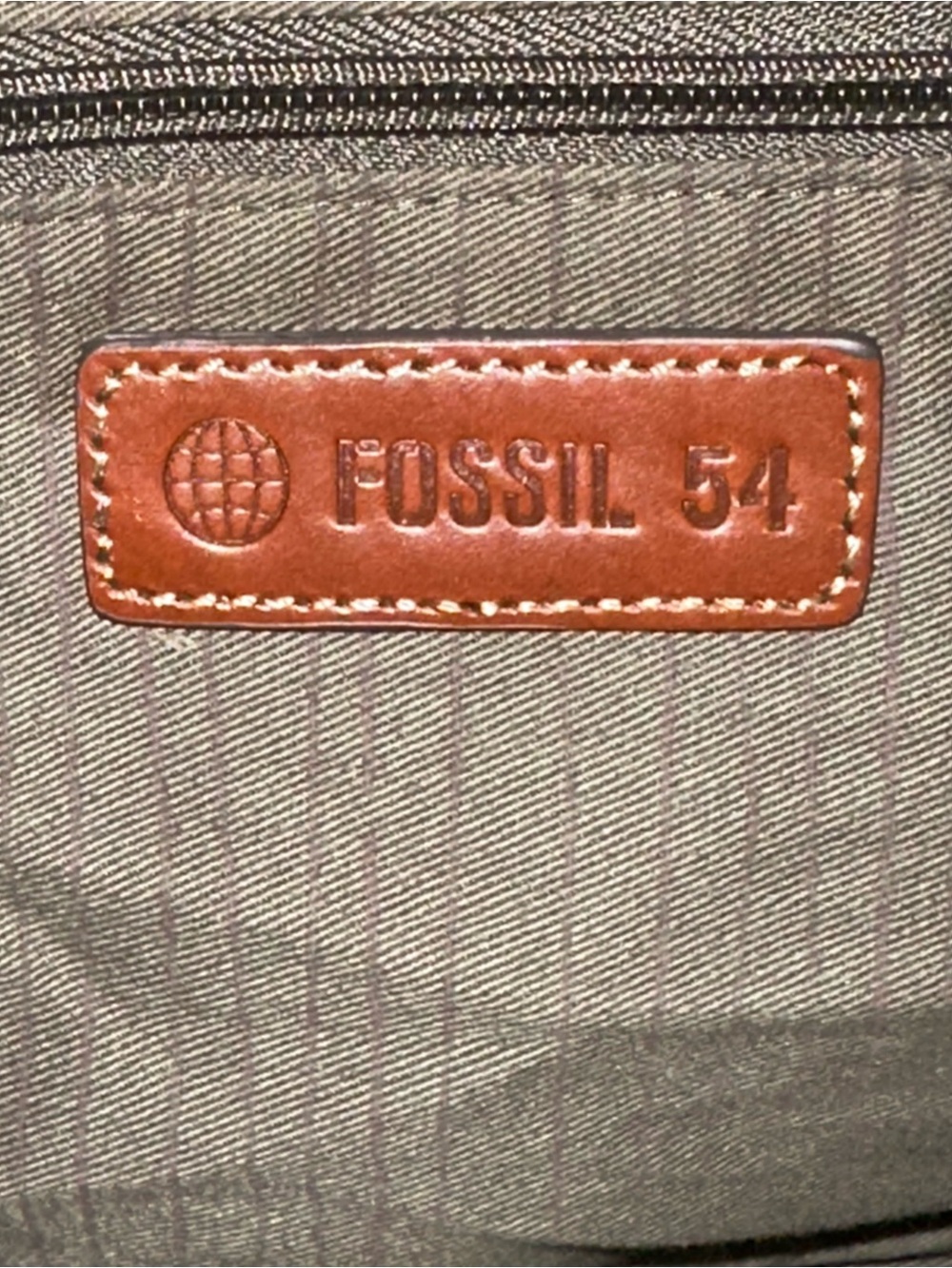Fossil 54 | Men's Leather Weekender Duffel Bag - Picture 5 of 8